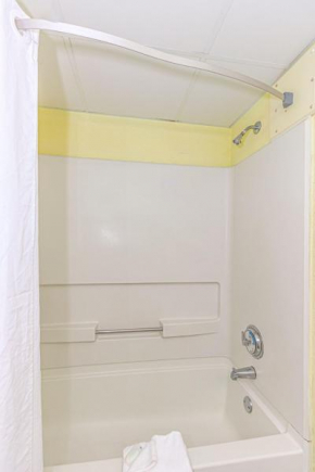 Oversized Ocean View Condo Perfect for 2-4 Guests Sea Mist 50713